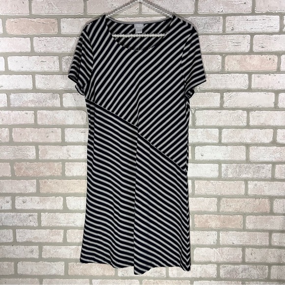 Chico’s NWT Spliced-Stripe A-Line Dress in Navy and White Size 1=S - Picture 4 of 10